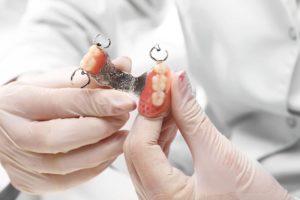 Protesi mobili dentali: tipologie, durata, pulizia e manutenzione -  Dentista Como - Studio Dentistico Renda